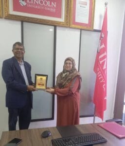 بفضل الله تم توقيع اتفاقية تعاون بين المؤسسة التعليمية الجامعة الماليزية الدولية